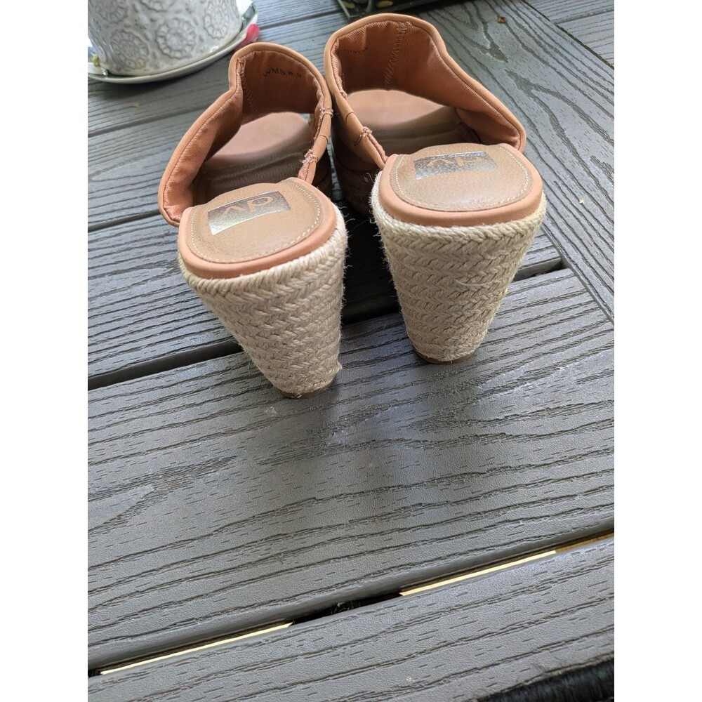 Dolce Vita Dixon Women’s 8.5 Blush Faux Suede Slip On Wedge Heel Sandals Shoes - Picture 6 of 12